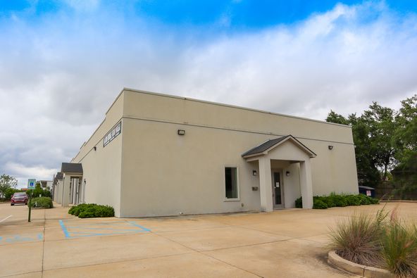 Climate Controlled Office Warehouse near I-12: 10221 Patriot Dr, Baton Rouge, LA 70816